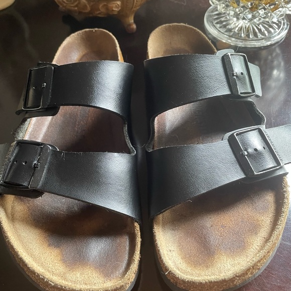 Birkenstock “Arizona” Black leather sandals. Size 40/10. Great Condition! - Picture 4 of 6
